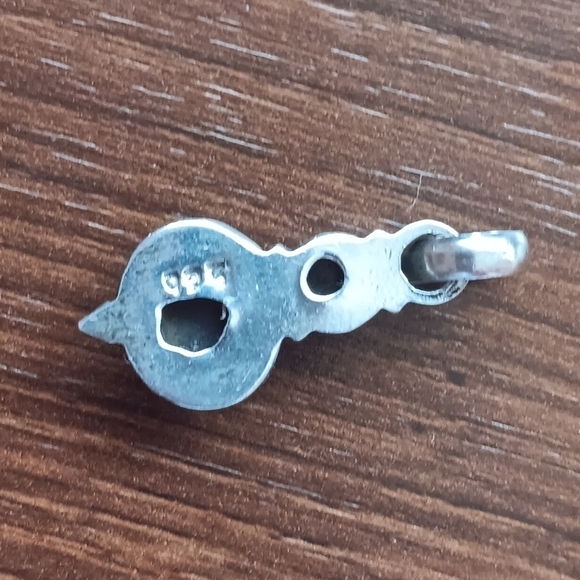 925 Sterling Silver Deep Red Stone or Glass Pendant - Picture 5 of 10